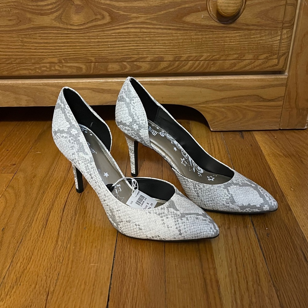 Snakeskin Heels NWT
